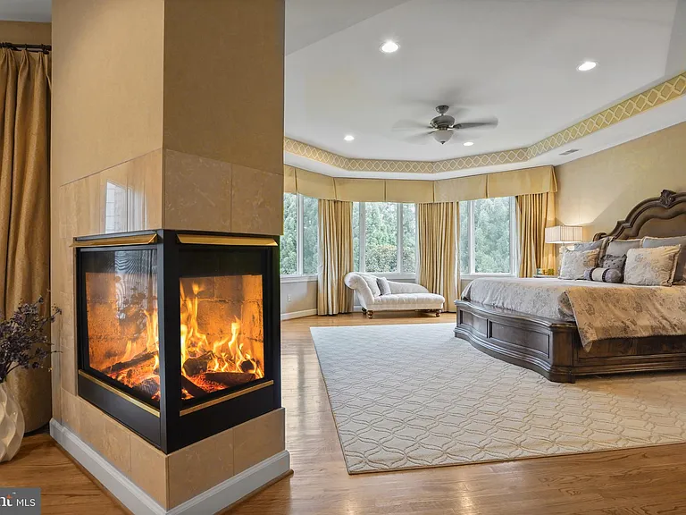 9864 Walker Glen Ct — Photo 46