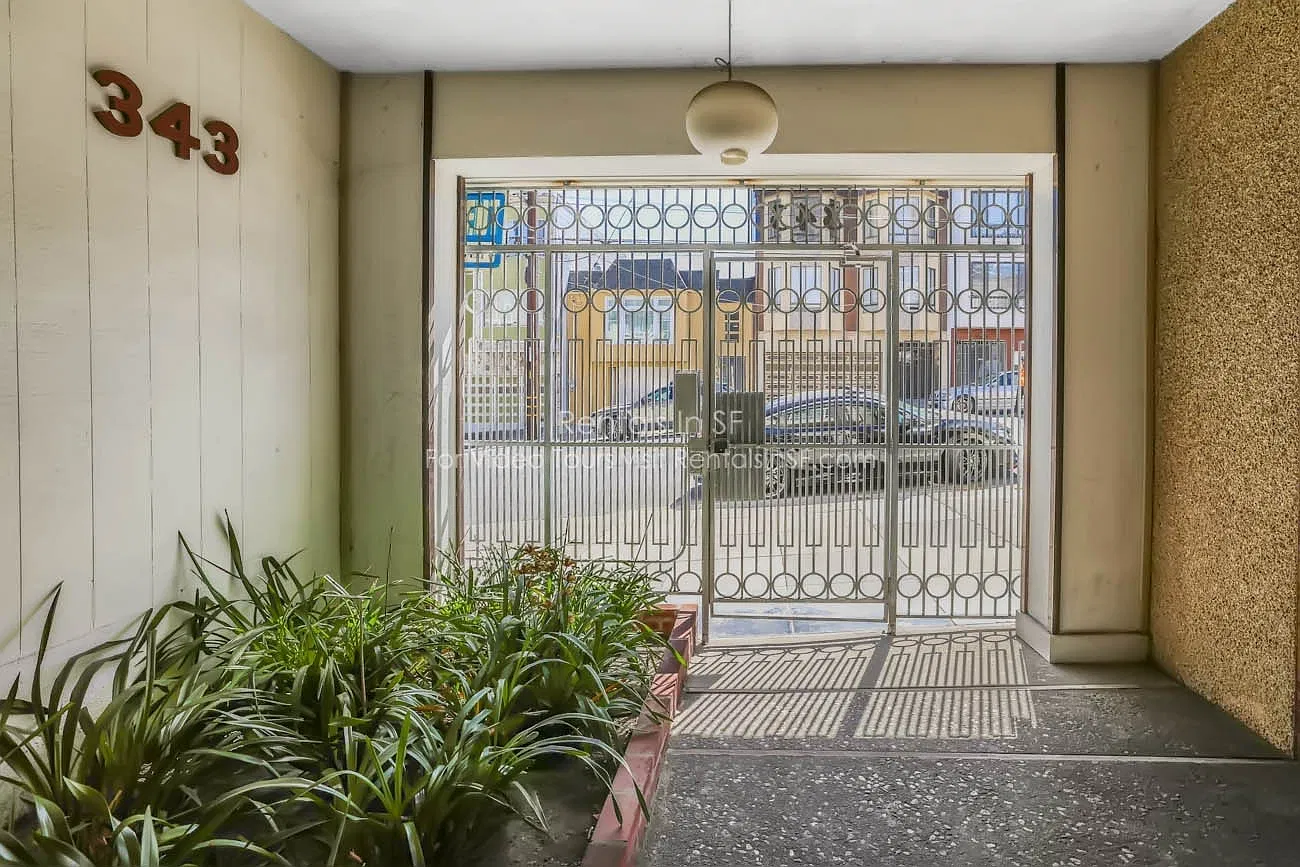 1 bed, 1.0 bath, 450 sqft, $3,195 — Photo 3