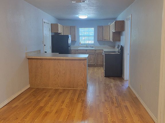 5th image of 2329 SW Evans Ave