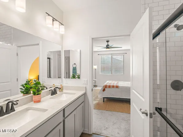 8796 E Stone Meadow Cir, Tucson, AZ 85730