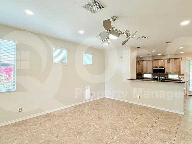 16325 N 73rd Dr — Photo 5