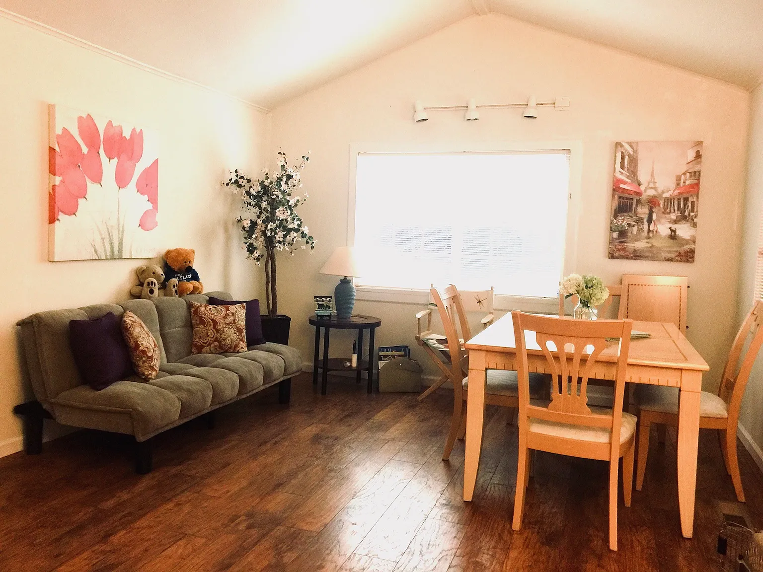 3 bed, 1600 sqft, $1,300 — Photo 3