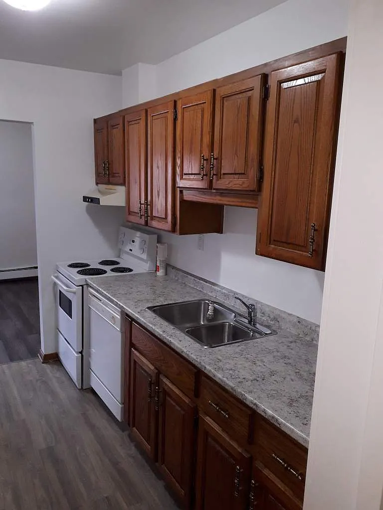 2 bed, $1,595 — Photo 3