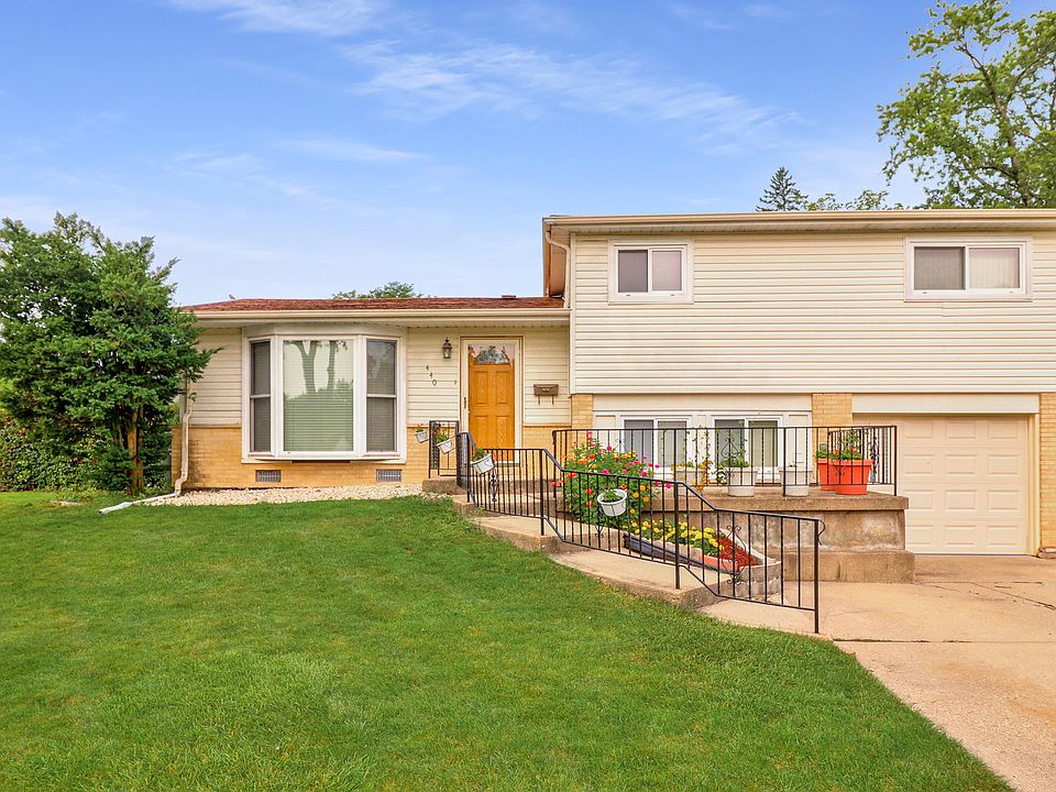1st image of 440 Leahy Cir