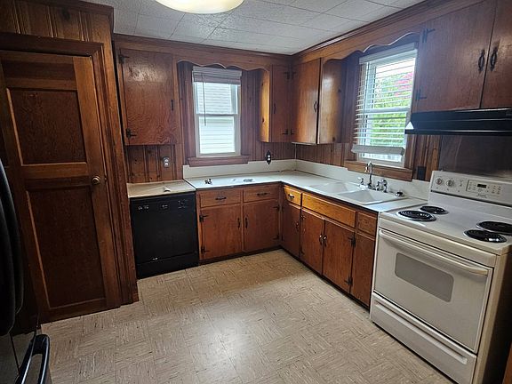 4th image of 100 Killarney Rd