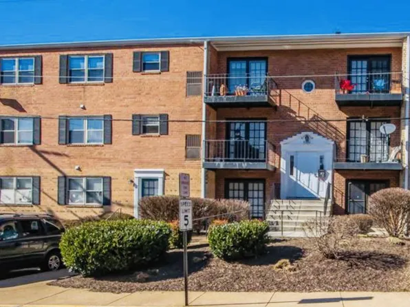 5931 Quantrell Ave APT 101, Alexandria, VA 22312