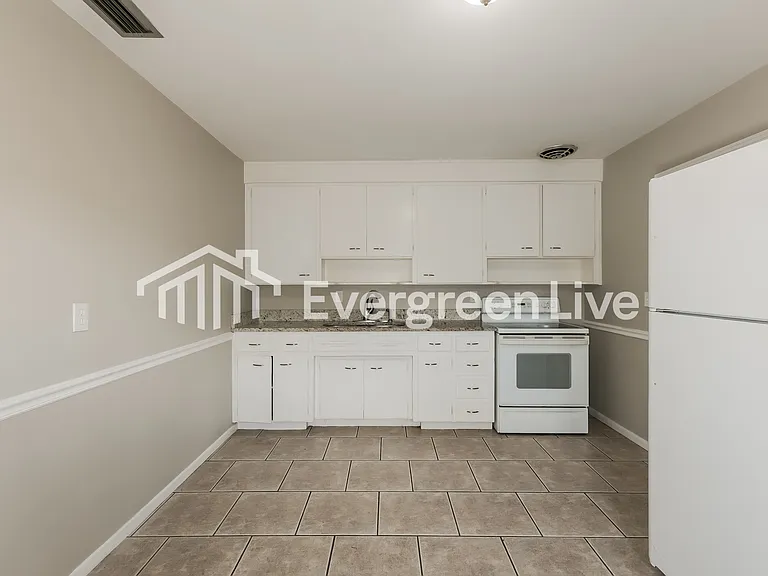 2307 Freemason St — Photo 7