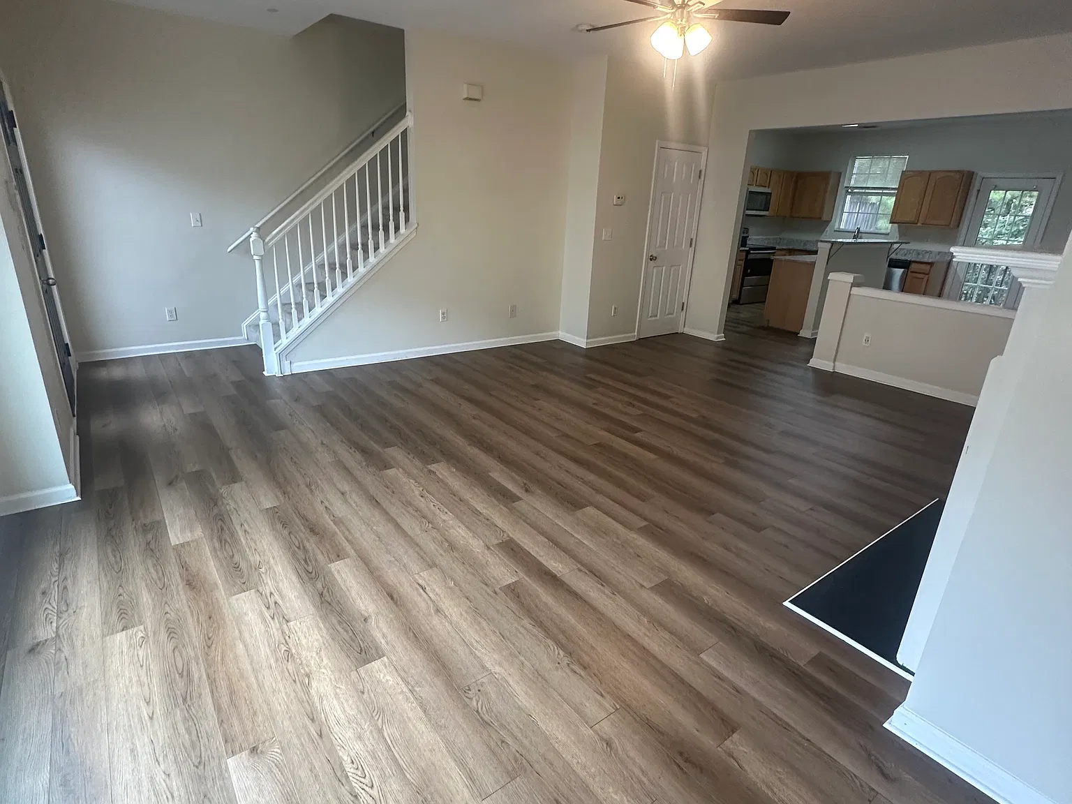 3 bed, 2.5 bath, 1650 sqft, $1,700 — Photo 3