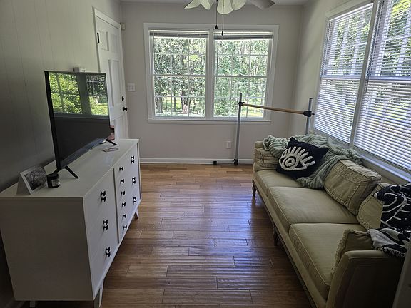 5th image of 1117 Myers Park Dr #1