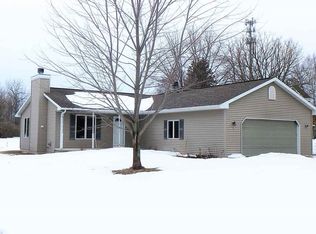 6413 Sawyer Dr, Sturgeon Bay, WI 54235