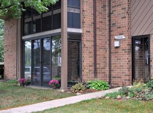 22934 Mastick Rd APT 103, Fairview Park, OH 44126