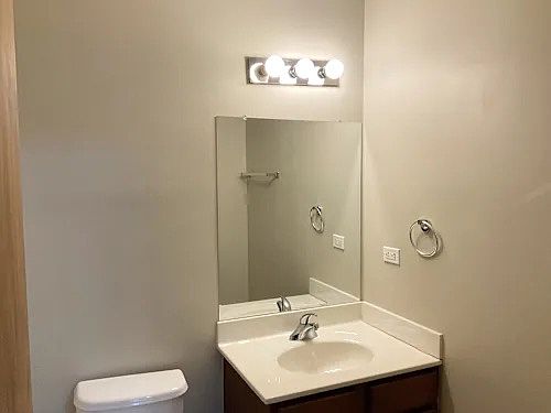 2nd image of 215 W Mulberry Ave