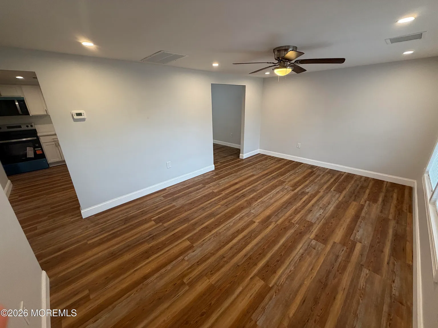 3 bed, 1.5 bath, 996 sqft, $3,100 — Photo 3