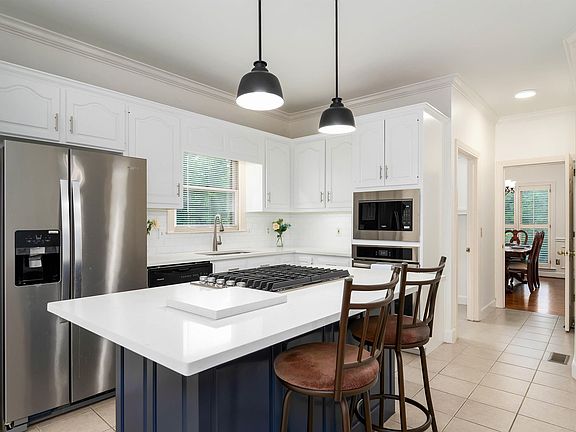 5th image of 2621 Plantation Cove Cir