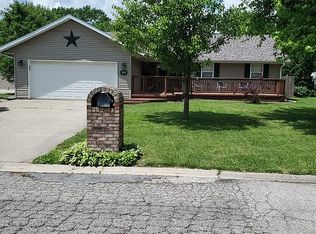 335 N Boughton St, Watseka, IL 60970