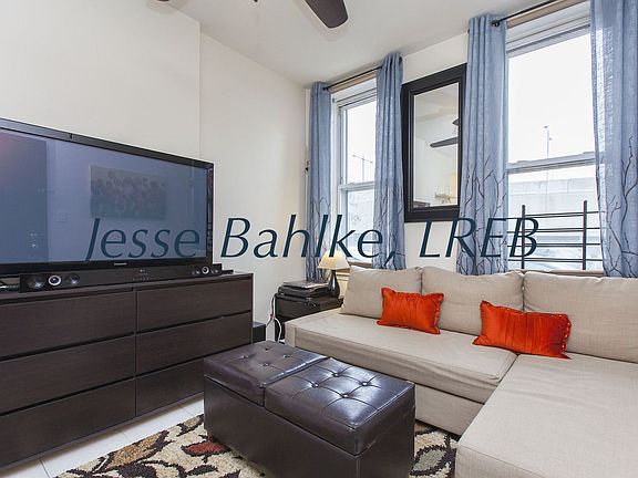 5th image of 2618 Hoyt Ave S APT 2B