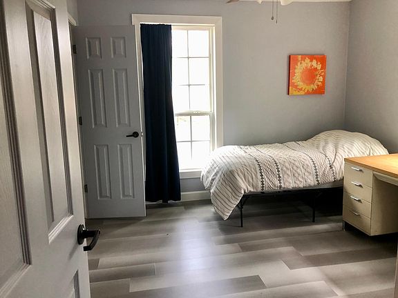 5th image of 400 Clara St