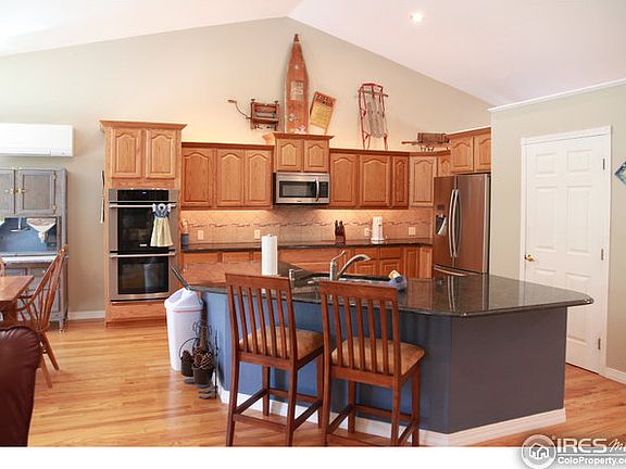 Breakfast bar
