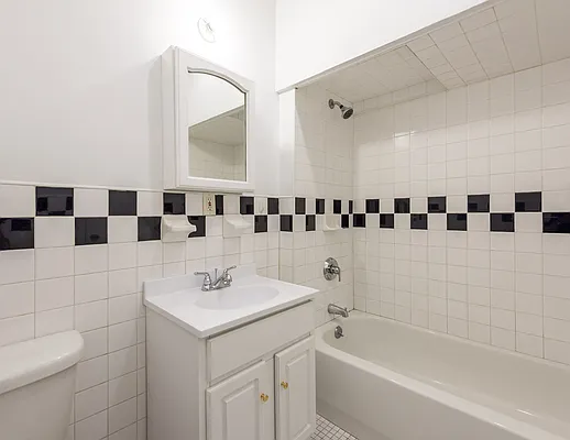 Rented by Nooklyn NYC LLC | media 46