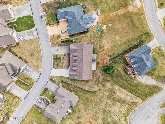 5th image of 487 Lochmere Dr