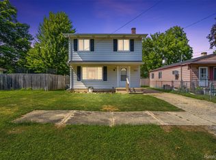 1405 E Williamson St, Burton, MI 48529