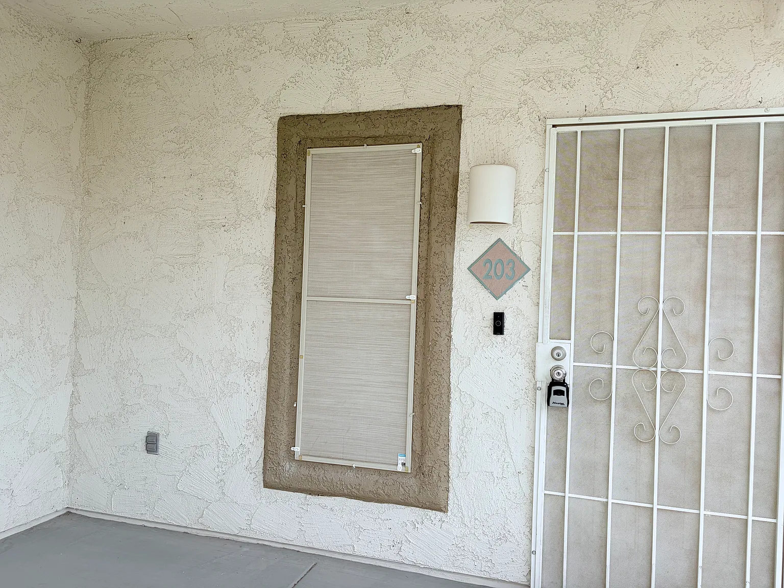 2 bed, 2.0 bath, 1259 sqft, $1,600 — Photo 2