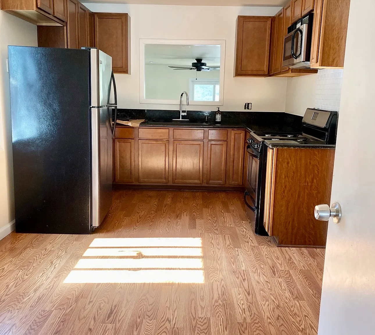 1742 Parrot St — Photo 2