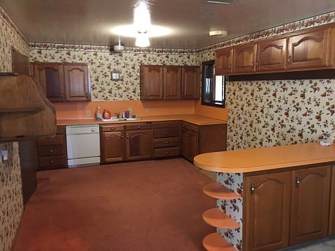 2nd image of 713 Comer Dr