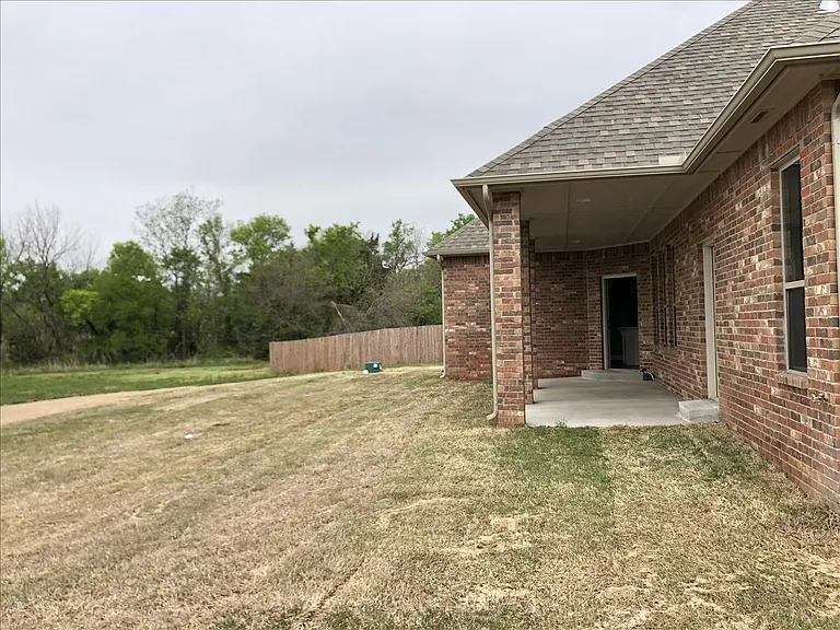1540 Savannah Cir — Photo 25