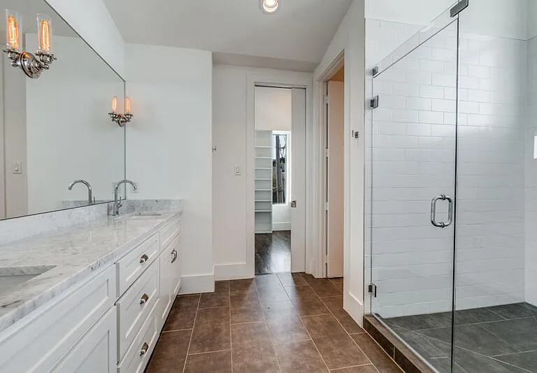 2522 N Henderson Ave #3 — Photo 4