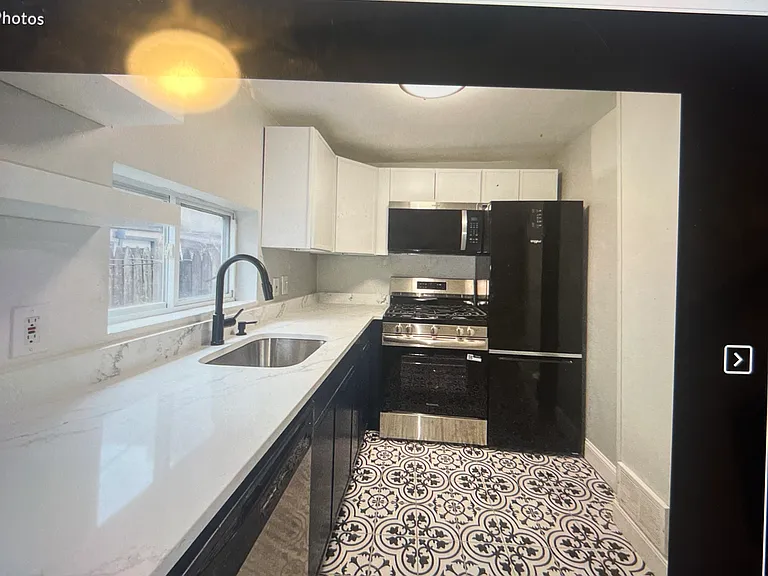 2136 E Tucker St — Photo 10