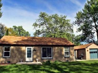 2402 Hickory Ln, Appleton, WI 54915