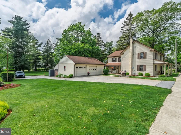 1626 Lampeter Rd, Lancaster, PA 17602