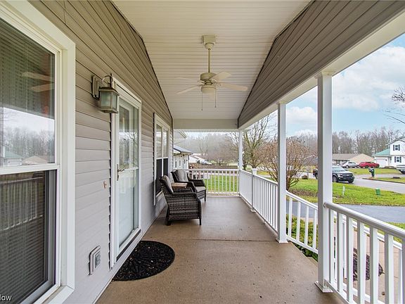 5th image of 417 Sleepy Hollow Dr