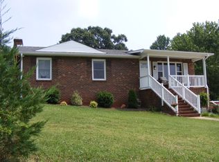 2126 Old 52 Rd S, Pinnacle, NC 27043
