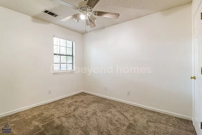 600 Hemphill Rd — Photo 17