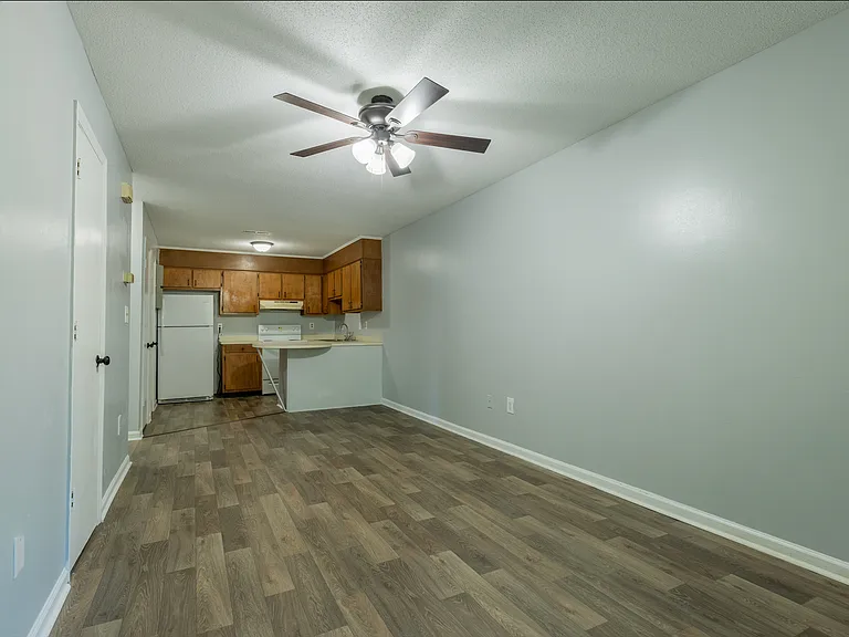 Silkwood Apartments — Photo 3