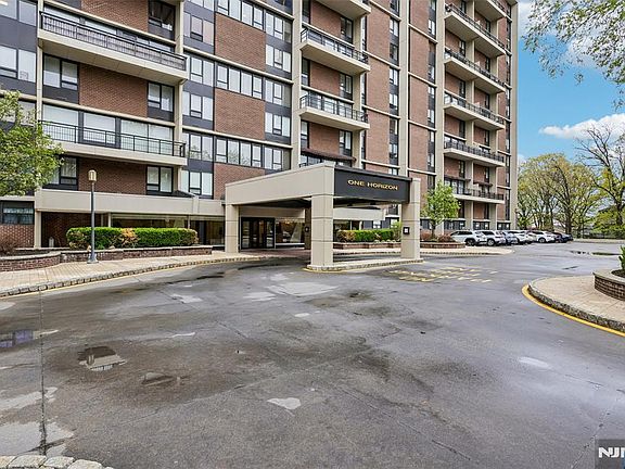 2nd image of 1 Horizon Rd APT 1404