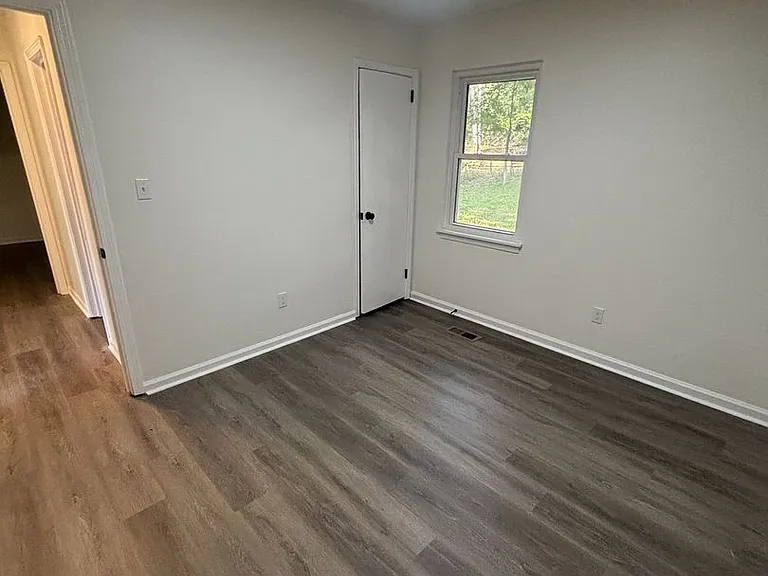 2535 Martin Cir — Photo 13