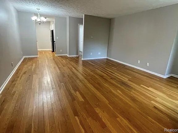 5th image of 2150 Phillips Ave
