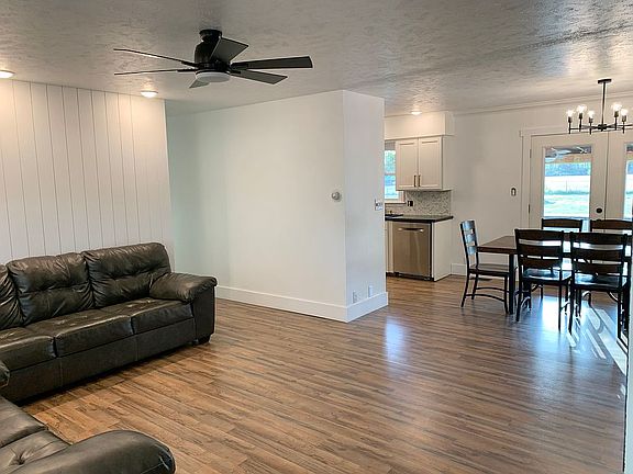 4th image of 1801 Wesbrook Dr