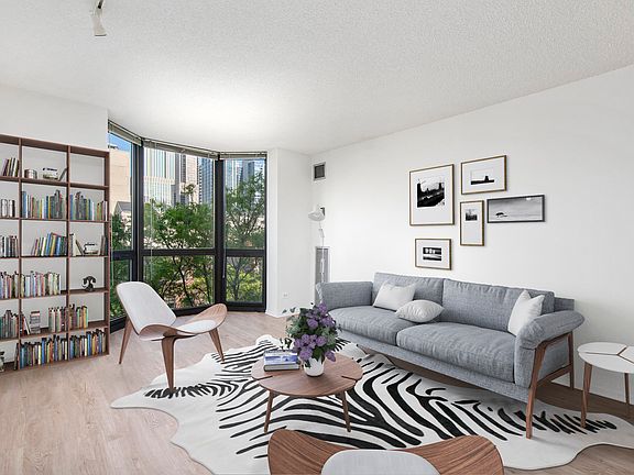 2nd image of 1000 N Lasalle St #9824566