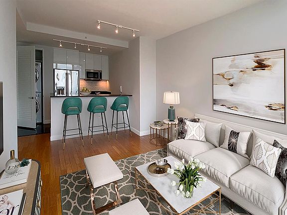 3rd image of 160 W 62nd St APT 32H