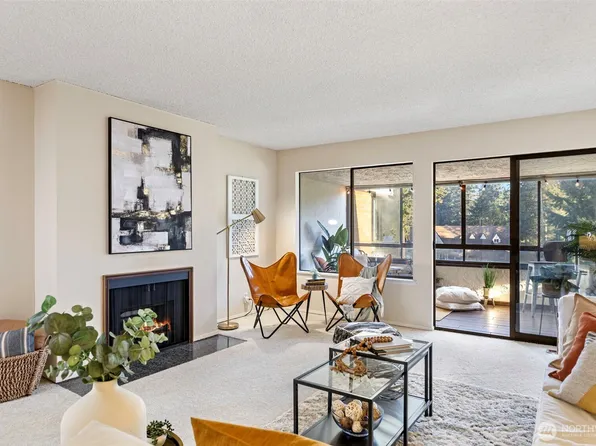 11025 Glen Acres Drive S #D, Seattle, WA 98168