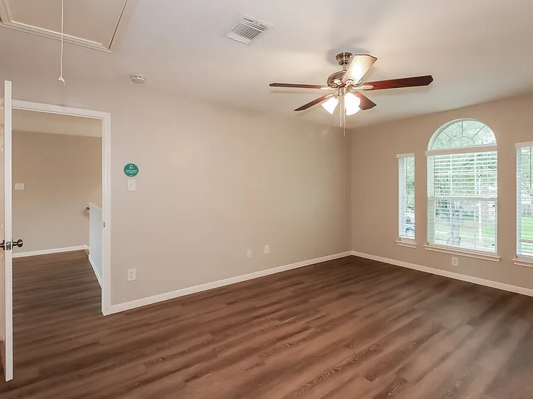 2427 Ranch Hollow Ct — Photo 13