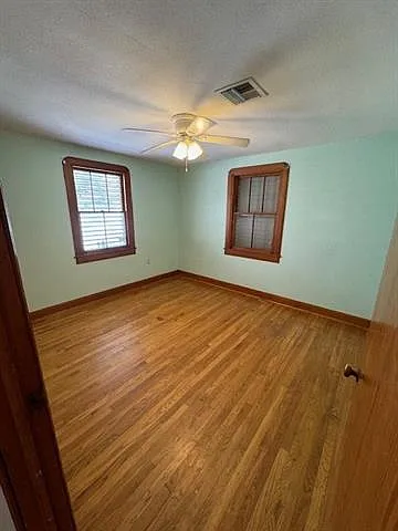 519 Farrington Dr — Photo 10