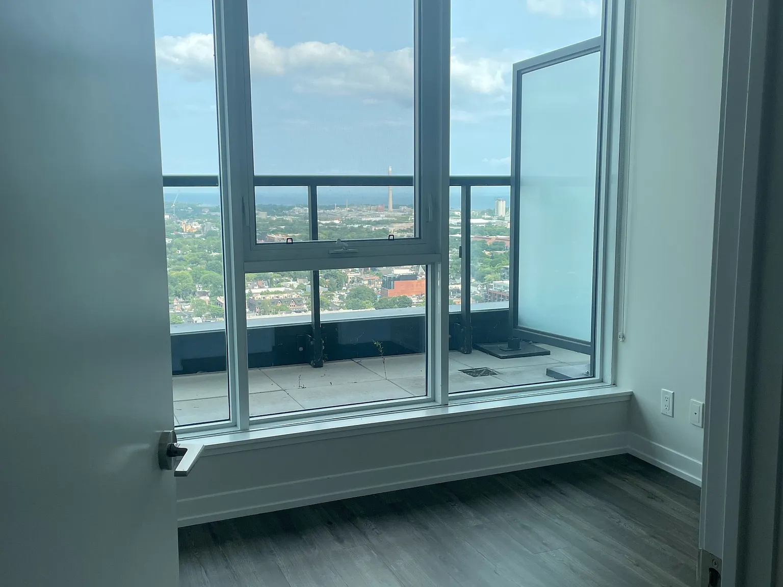 2 bed, $3,325 — Photo 4