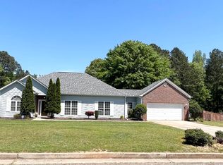 121 Windsor Cir, Stockbridge, GA