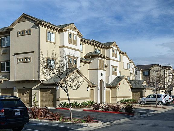 Sycamore Bay Apartments