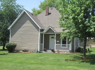 604 SW 2nd St, Loogootee, IN 47553